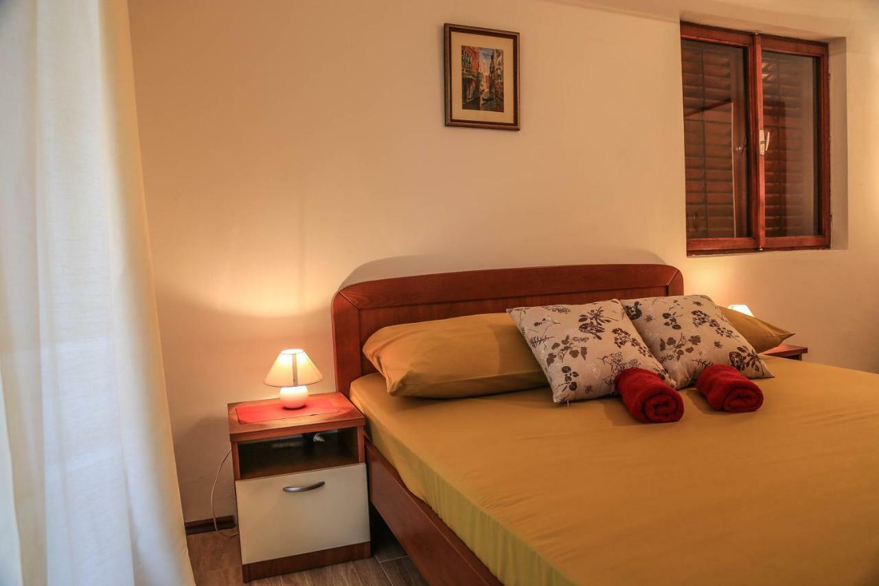 Marivo Guest House Molunat Exterior foto
